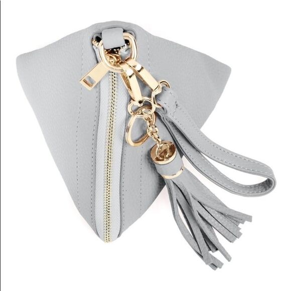 ⭐️Host Pick⭐️ Pyramid Shaped Tassel Leather Wristlet/Clutch - Picture 4 of 15